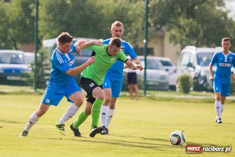 Zdjęcie w galerii na portalu naszraciborz.pl: Festynowe granie w Kornowacu. Naprzód Borucin minimalnie lepszy od gospodarzy wiadomości z regionu