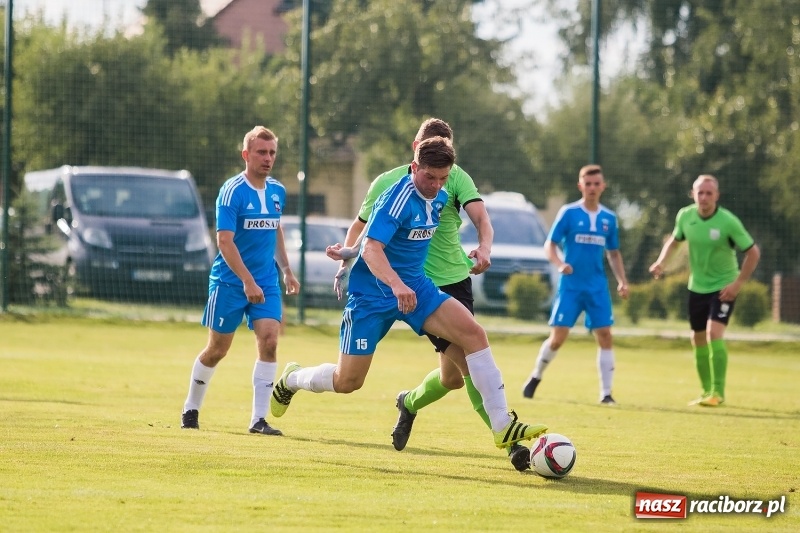 Zdjęcie w galerii na portalu naszraciborz.pl: Festynowe granie w Kornowacu. Naprzód Borucin minimalnie lepszy od gospodarzy wiadomości z regionu