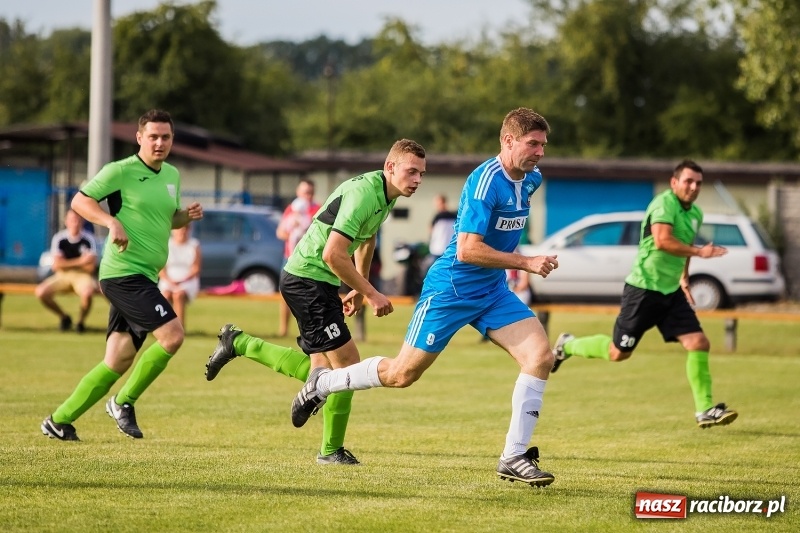 Zdjęcie w galerii na portalu naszraciborz.pl: Festynowe granie w Kornowacu. Naprzód Borucin minimalnie lepszy od gospodarzy wiadomości z regionu