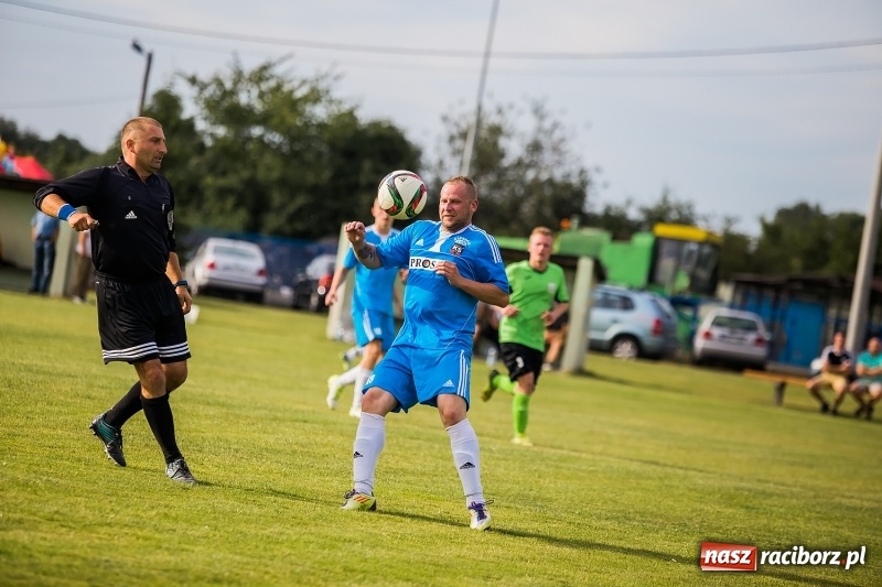 Zdjęcie w galerii na portalu naszraciborz.pl: Festynowe granie w Kornowacu. Naprzód Borucin minimalnie lepszy od gospodarzy wiadomości z regionu
