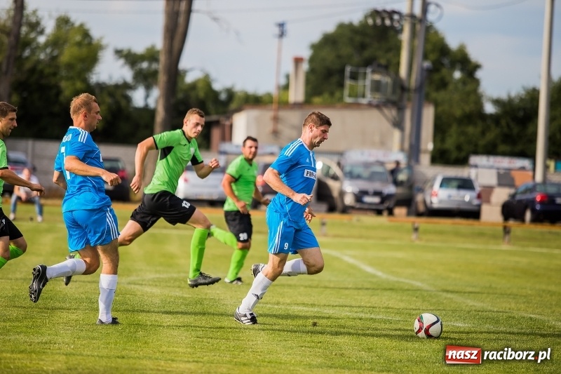Zdjęcie w galerii na portalu naszraciborz.pl: Festynowe granie w Kornowacu. Naprzód Borucin minimalnie lepszy od gospodarzy wiadomości z regionu
