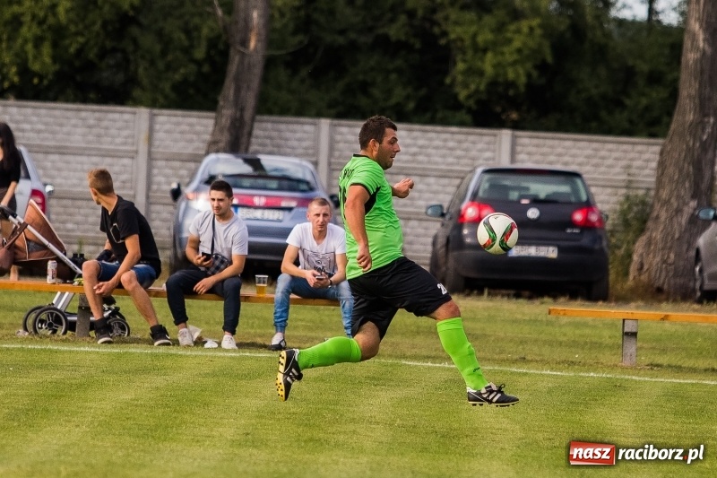 Zdjęcie w galerii na portalu naszraciborz.pl: Festynowe granie w Kornowacu. Naprzód Borucin minimalnie lepszy od gospodarzy wiadomości z regionu
