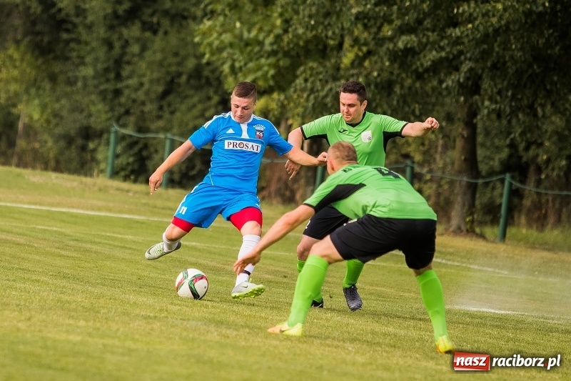 Zdjęcie w galerii na portalu naszraciborz.pl: Festynowe granie w Kornowacu. Naprzód Borucin minimalnie lepszy od gospodarzy wiadomości z regionu