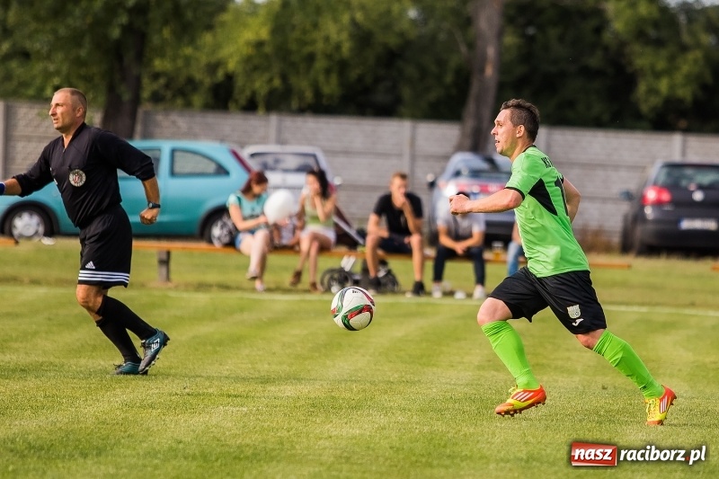Zdjęcie w galerii na portalu naszraciborz.pl: Festynowe granie w Kornowacu. Naprzód Borucin minimalnie lepszy od gospodarzy wiadomości z regionu