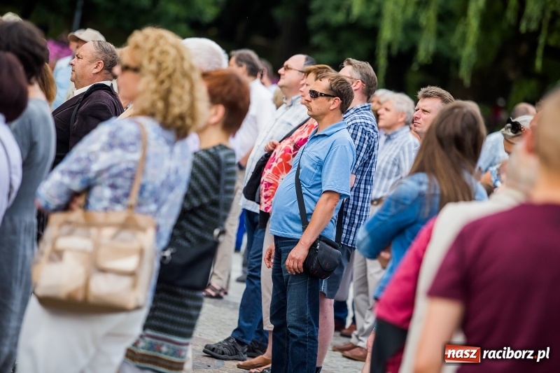 Zdjęcie w galerii na portalu naszraciborz.pl: W krainie operetki - kolejny koncert letni w parku Roth z ogromną frekwencją wiadomości z regionu