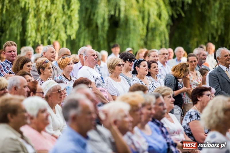 Zdjęcie w galerii na portalu naszraciborz.pl: W krainie operetki - kolejny koncert letni w parku Roth z ogromną frekwencją wiadomości z regionu