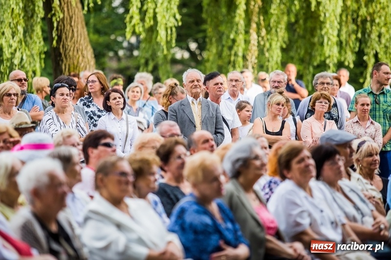Zdjęcie w galerii na portalu naszraciborz.pl: W krainie operetki - kolejny koncert letni w parku Roth z ogromną frekwencją wiadomości z regionu