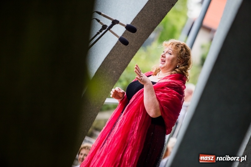 Zdjęcie w galerii na portalu naszraciborz.pl: W krainie operetki - kolejny koncert letni w parku Roth z ogromną frekwencją wiadomości z regionu