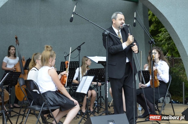 Zdjęcie w galerii na portalu naszraciborz.pl: W krainie operetki - kolejny koncert letni w parku Roth z ogromną frekwencją wiadomości z regionu