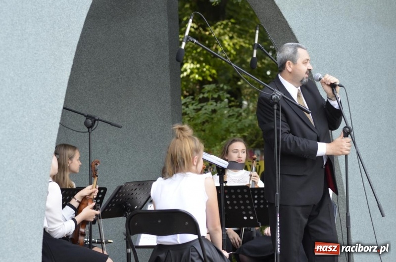 Zdjęcie w galerii na portalu naszraciborz.pl: W krainie operetki - kolejny koncert letni w parku Roth z ogromną frekwencją wiadomości z regionu