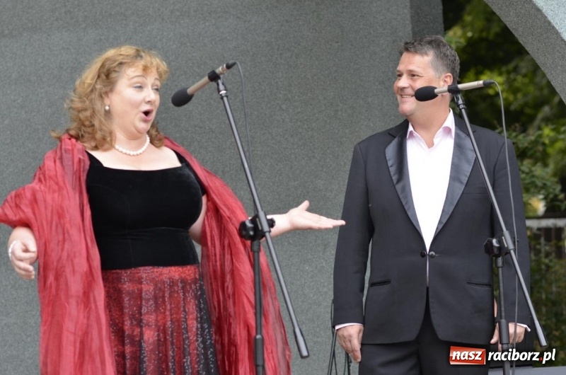 Zdjęcie w galerii na portalu naszraciborz.pl: W krainie operetki - kolejny koncert letni w parku Roth z ogromną frekwencją wiadomości z regionu
