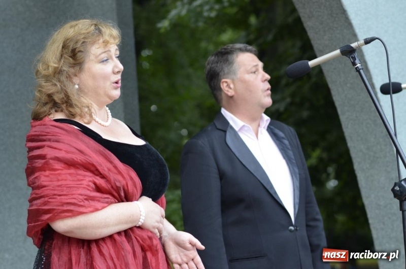 Zdjęcie w galerii na portalu naszraciborz.pl: W krainie operetki - kolejny koncert letni w parku Roth z ogromną frekwencją wiadomości z regionu