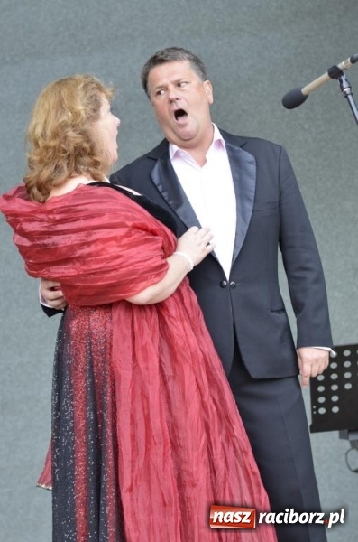 Zdjęcie w galerii na portalu naszraciborz.pl: W krainie operetki - kolejny koncert letni w parku Roth z ogromną frekwencją wiadomości z regionu