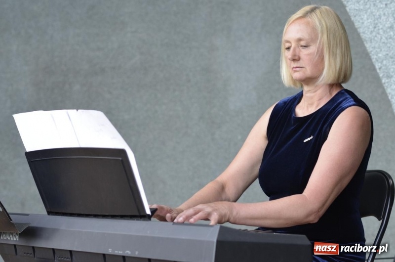 Zdjęcie w galerii na portalu naszraciborz.pl: W krainie operetki - kolejny koncert letni w parku Roth z ogromną frekwencją wiadomości z regionu