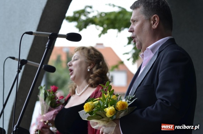 Zdjęcie w galerii na portalu naszraciborz.pl: W krainie operetki - kolejny koncert letni w parku Roth z ogromną frekwencją wiadomości z regionu