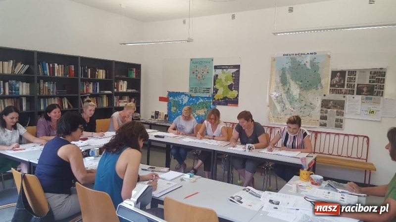 Zdjęcie w galerii na portalu naszraciborz.pl: Nauczycielka ze szkoły w Kobyli na szkoleniu w Ratyzbonie  wiadomości z regionu