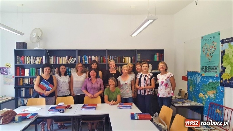 Zdjęcie w galerii na portalu naszraciborz.pl: Nauczycielka ze szkoły w Kobyli na szkoleniu w Ratyzbonie  wiadomości z regionu