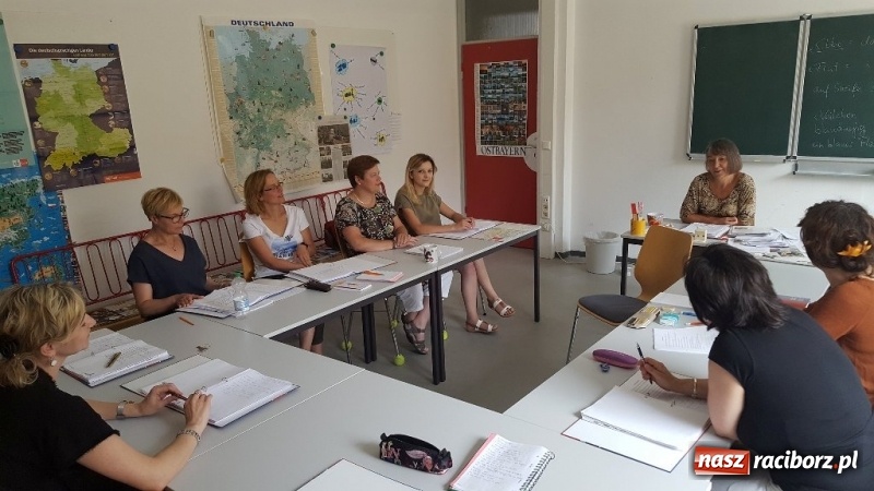 Zdjęcie w galerii na portalu naszraciborz.pl: Nauczycielka ze szkoły w Kobyli na szkoleniu w Ratyzbonie  wiadomości z regionu