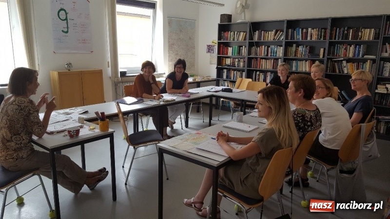 Zdjęcie w galerii na portalu naszraciborz.pl: Nauczycielka ze szkoły w Kobyli na szkoleniu w Ratyzbonie  wiadomości z regionu