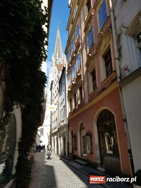 Zdjęcie w galerii na portalu naszraciborz.pl: Nauczycielka ze szkoły w Kobyli na szkoleniu w Ratyzbonie  wiadomości z regionu