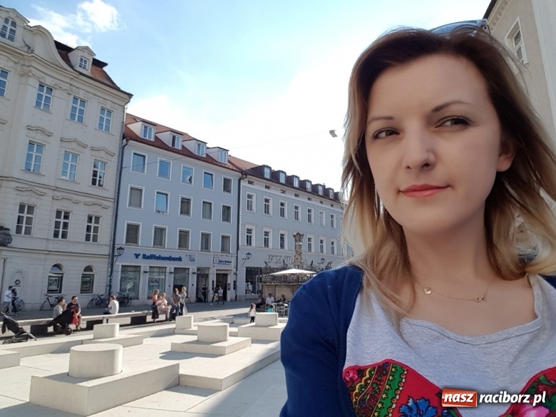 Zdjęcie w galerii na portalu naszraciborz.pl: Nauczycielka ze szkoły w Kobyli na szkoleniu w Ratyzbonie  wiadomości z regionu