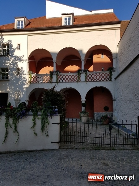 Zdjęcie w galerii na portalu naszraciborz.pl: Nauczycielka ze szkoły w Kobyli na szkoleniu w Ratyzbonie  wiadomości z regionu