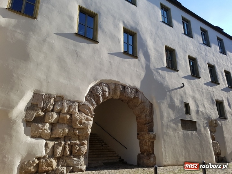 Zdjęcie w galerii na portalu naszraciborz.pl: Nauczycielka ze szkoły w Kobyli na szkoleniu w Ratyzbonie  wiadomości z regionu