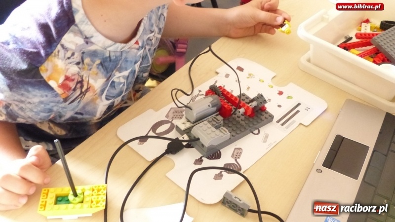 Zdjęcie w galerii na portalu naszraciborz.pl: Lato z biblioteką - w książnicy odbyły się kursy robotyki LEGO oraz modelowania przestrzennego i druku 3D wiadomości z regionu