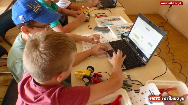 Zdjęcie w galerii na portalu naszraciborz.pl: Lato z biblioteką - w książnicy odbyły się kursy robotyki LEGO oraz modelowania przestrzennego i druku 3D wiadomości z regionu