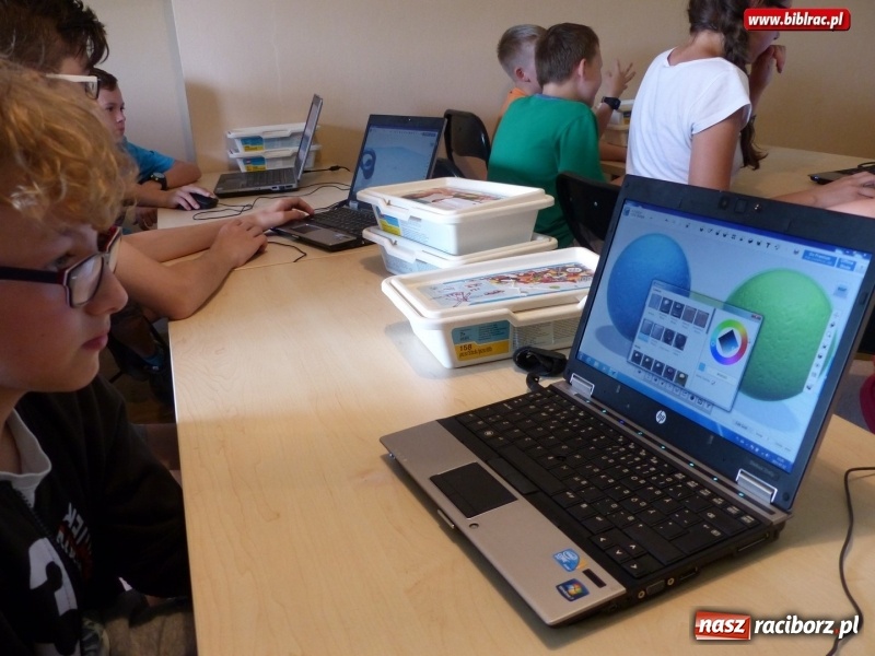 Zdjęcie w galerii na portalu naszraciborz.pl: Lato z biblioteką - w książnicy odbyły się kursy robotyki LEGO oraz modelowania przestrzennego i druku 3D wiadomości z regionu