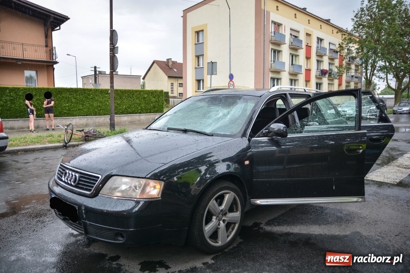 Zdjęcie w galerii na portalu naszraciborz.pl: Potrącenie rowerzysty na skrzyżowaniu Skłodowskiej i Willowej wiadomości z regionu