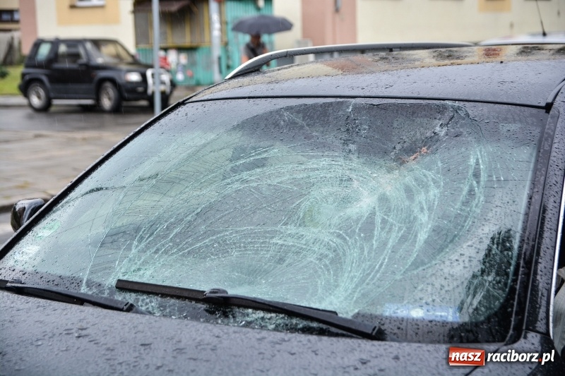 Zdjęcie w galerii na portalu naszraciborz.pl: Potrącenie rowerzysty na skrzyżowaniu Skłodowskiej i Willowej wiadomości z regionu