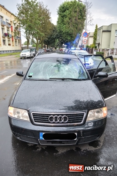 Zdjęcie w galerii na portalu naszraciborz.pl: Potrącenie rowerzysty na skrzyżowaniu Skłodowskiej i Willowej wiadomości z regionu