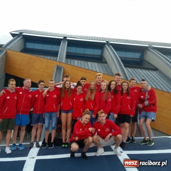 Zdjęcie w galerii na portalu naszraciborz.pl: Pływanie. Ozłocone Kasia Zarembik i sztafety zmienne  wiadomości z regionu