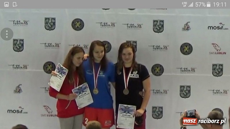 Zdjęcie w galerii na portalu naszraciborz.pl: Pływanie. Ozłocone Kasia Zarembik i sztafety zmienne  wiadomości z regionu