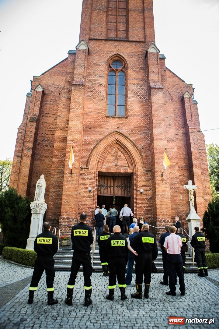Zdjęcie w galerii na portalu naszraciborz.pl: Ostatnie pożegnanie ks. infułata Mariana Żagana w Raciborzu-Markowicach wiadomości z regionu
