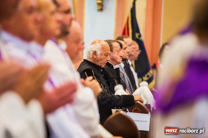 Zdjęcie w galerii na portalu naszraciborz.pl: Ostatnie pożegnanie ks. infułata Mariana Żagana w Raciborzu-Markowicach wiadomości z regionu