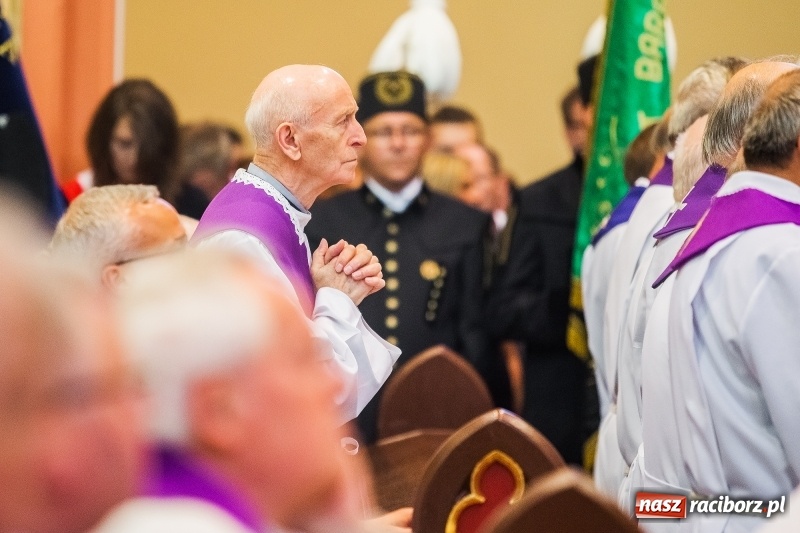 Zdjęcie w galerii na portalu naszraciborz.pl: Ostatnie pożegnanie ks. infułata Mariana Żagana w Raciborzu-Markowicach wiadomości z regionu