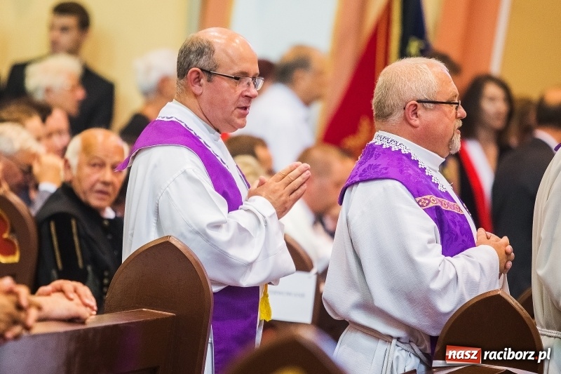 Zdjęcie w galerii na portalu naszraciborz.pl: Ostatnie pożegnanie ks. infułata Mariana Żagana w Raciborzu-Markowicach wiadomości z regionu