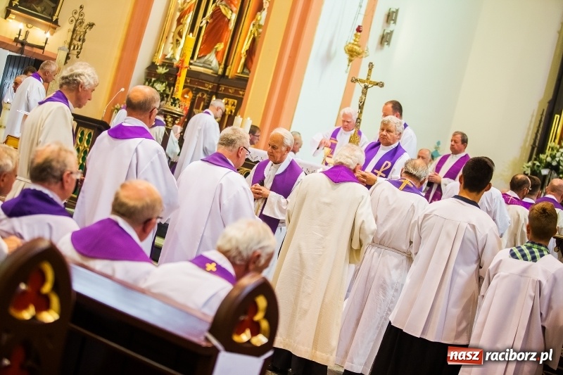 Zdjęcie w galerii na portalu naszraciborz.pl: Ostatnie pożegnanie ks. infułata Mariana Żagana w Raciborzu-Markowicach wiadomości z regionu