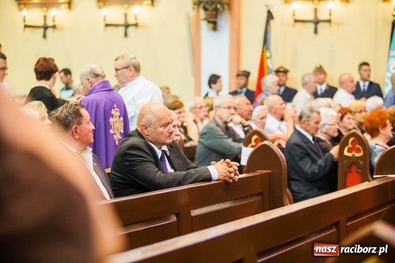 Zdjęcie w galerii na portalu naszraciborz.pl: Ostatnie pożegnanie ks. infułata Mariana Żagana w Raciborzu-Markowicach wiadomości z regionu