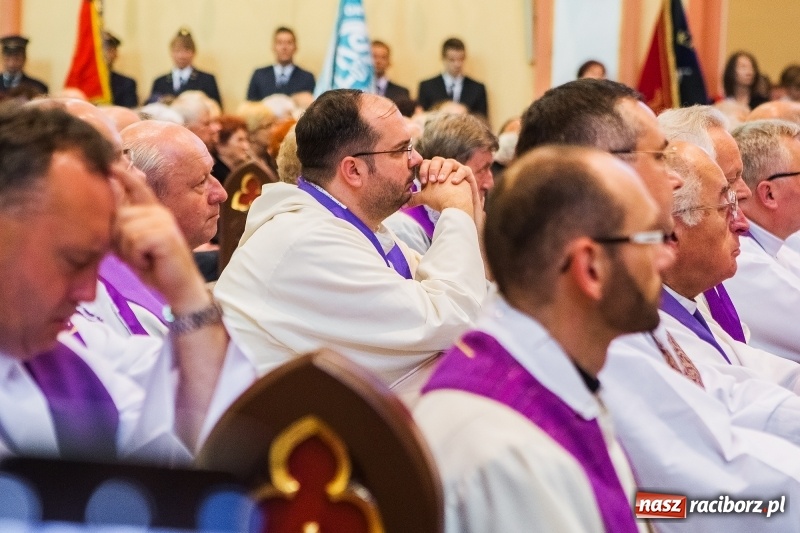 Zdjęcie w galerii na portalu naszraciborz.pl: Ostatnie pożegnanie ks. infułata Mariana Żagana w Raciborzu-Markowicach wiadomości z regionu
