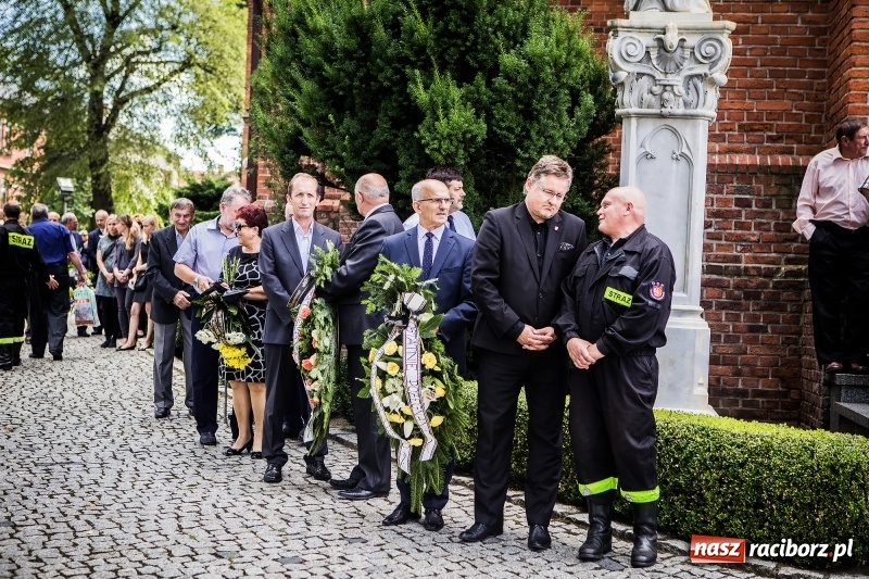 Zdjęcie w galerii na portalu naszraciborz.pl: Ostatnie pożegnanie ks. infułata Mariana Żagana w Raciborzu-Markowicach wiadomości z regionu