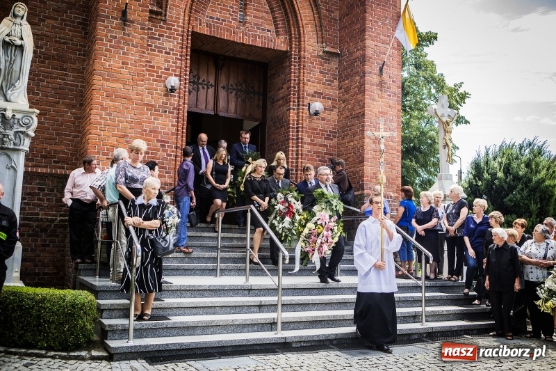 Zdjęcie w galerii na portalu naszraciborz.pl: Ostatnie pożegnanie ks. infułata Mariana Żagana w Raciborzu-Markowicach wiadomości z regionu