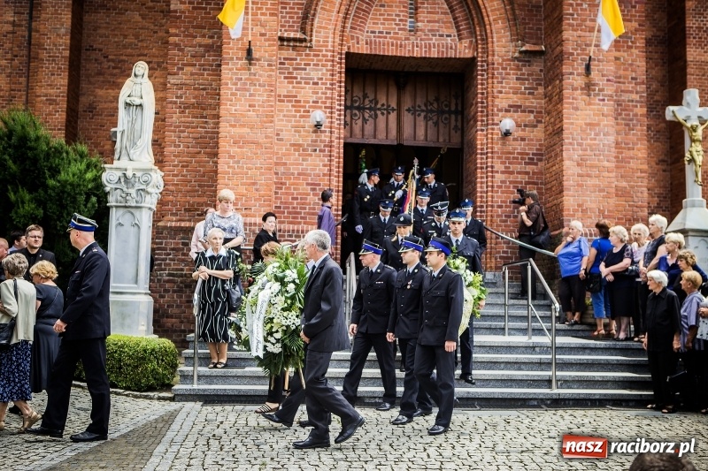 Zdjęcie w galerii na portalu naszraciborz.pl: Ostatnie pożegnanie ks. infułata Mariana Żagana w Raciborzu-Markowicach wiadomości z regionu