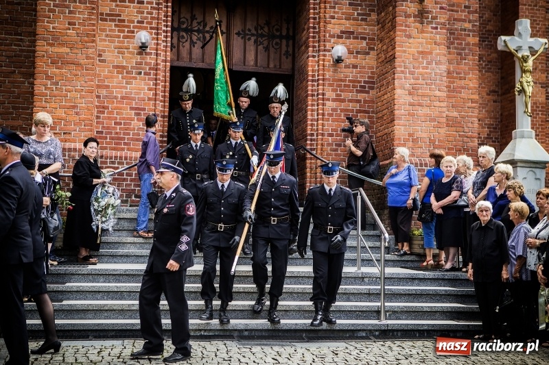 Zdjęcie w galerii na portalu naszraciborz.pl: Ostatnie pożegnanie ks. infułata Mariana Żagana w Raciborzu-Markowicach wiadomości z regionu