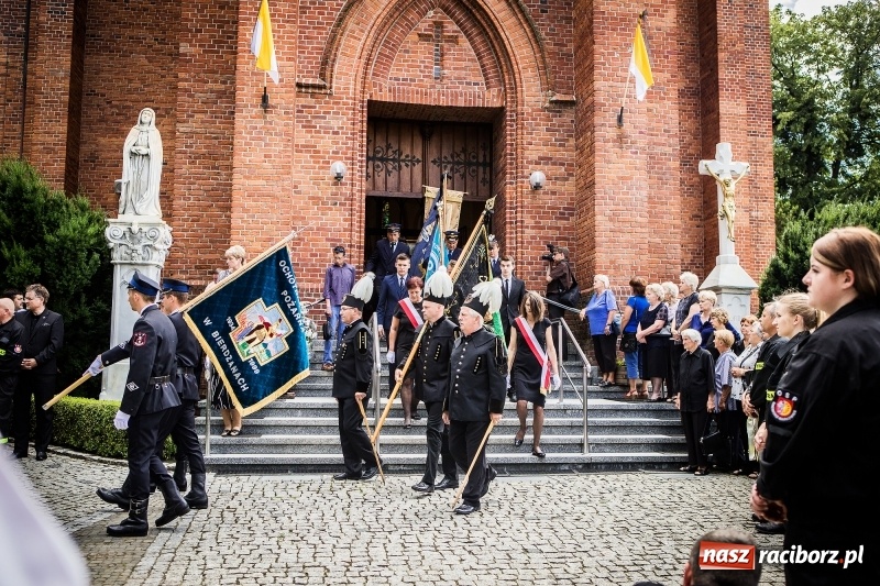 Zdjęcie w galerii na portalu naszraciborz.pl: Ostatnie pożegnanie ks. infułata Mariana Żagana w Raciborzu-Markowicach wiadomości z regionu