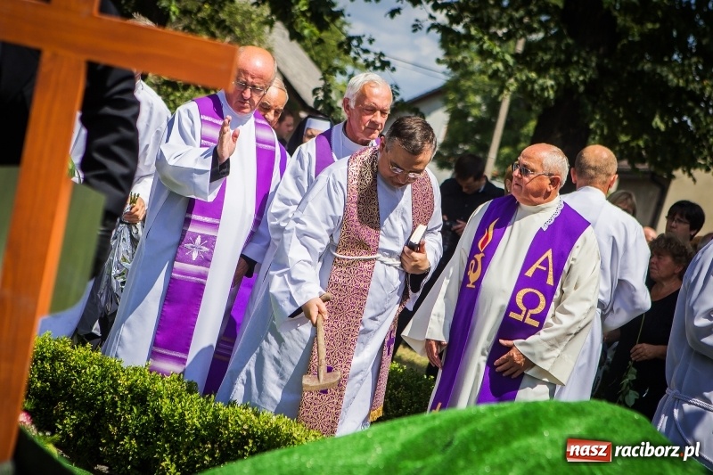 Zdjęcie w galerii na portalu naszraciborz.pl: Ostatnie pożegnanie ks. infułata Mariana Żagana w Raciborzu-Markowicach wiadomości z regionu