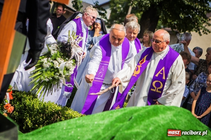Zdjęcie w galerii na portalu naszraciborz.pl: Ostatnie pożegnanie ks. infułata Mariana Żagana w Raciborzu-Markowicach wiadomości z regionu