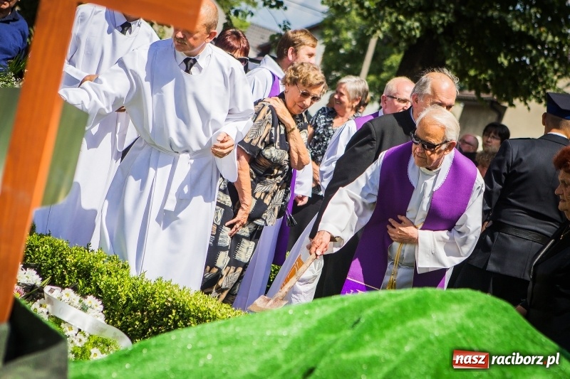 Zdjęcie w galerii na portalu naszraciborz.pl: Ostatnie pożegnanie ks. infułata Mariana Żagana w Raciborzu-Markowicach wiadomości z regionu